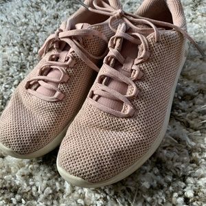 Women’s Swiss sneakers. Pink